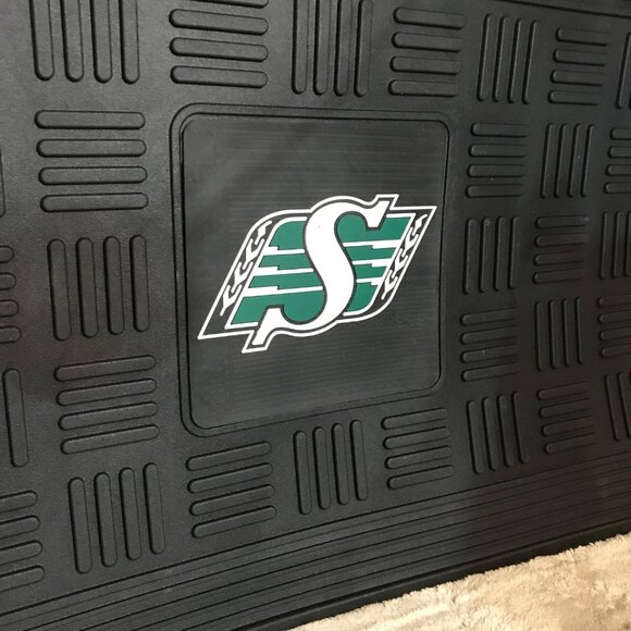 Saskatchewan Roughriders Floor Mat Heavy Duty Licensed Vinyl 30"x17" Fanmat - Picture 2 of 8